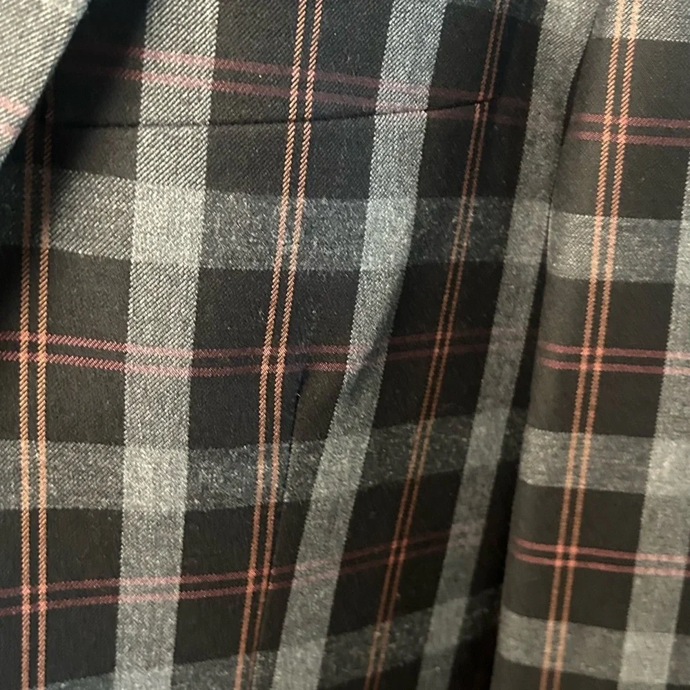 Stacy Adams Gray and Red Sport Coat Modern Plaid Design